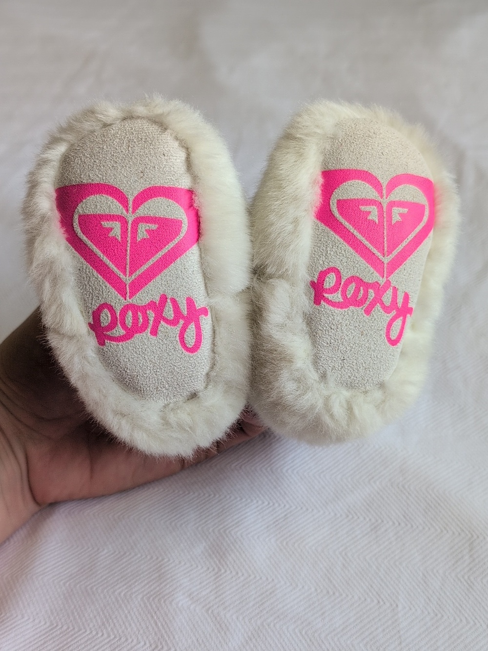 roxy baby adorable fluffy kitten slippers with knit & faux fur lining infant 2 - Picture 2 of 7